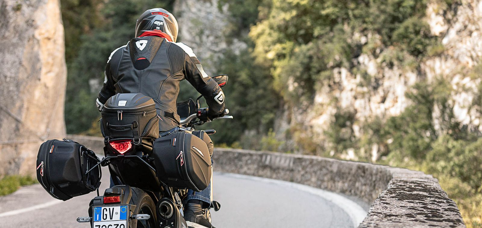 GIVI - ST609 Sport-T Expandable Side Bags (25lt)