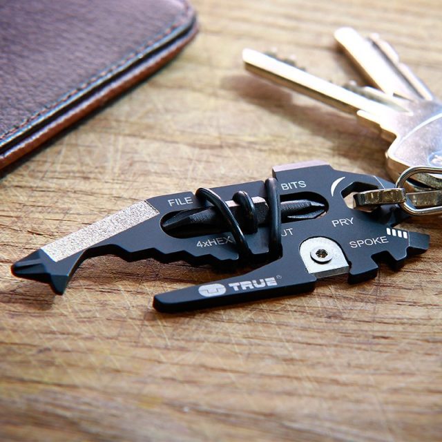 TRUE UTILITY - Fishface 18 Function Multi-Tool