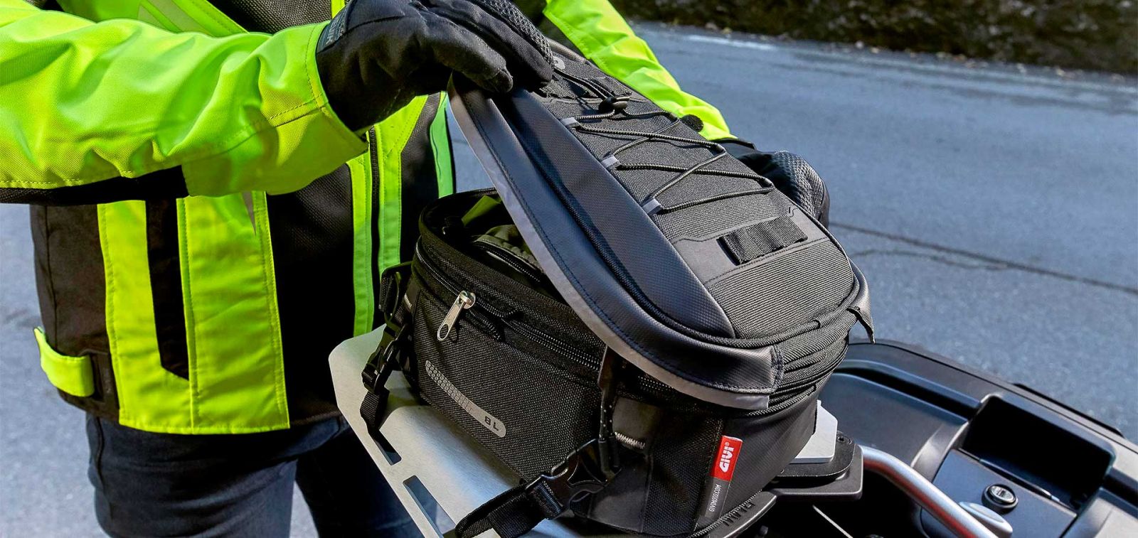 GIVI - UT813 Ultima-T Expandable Tail Bag (8lt)